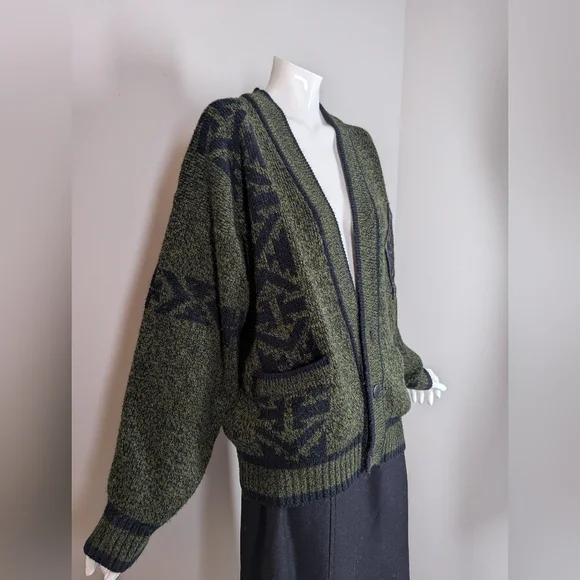 Vintage 80s/90s Graphic Knit Cardigan – Academia Patch – Moss Green Preppy - Picture 6 of 9